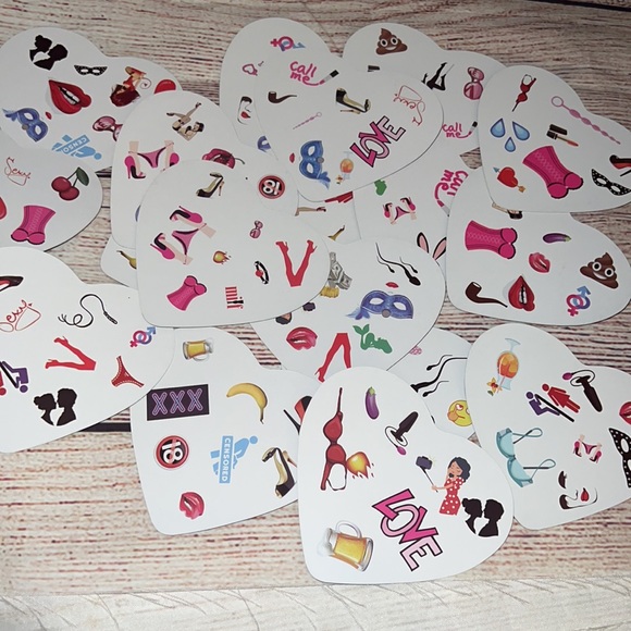 Romantic and Fun Card Game - Picture 8 of 10